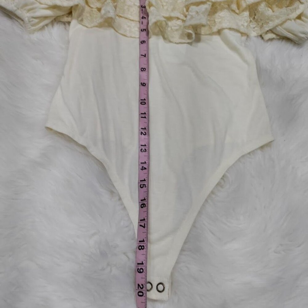 Coco + Jaimeson OffShoulder Lace Ruffle Cream Bodysuit Boho Festive Whimsy Small - Picture 11 of 11